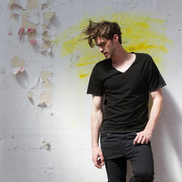 Wide v-neck t-shirt Thumbnail